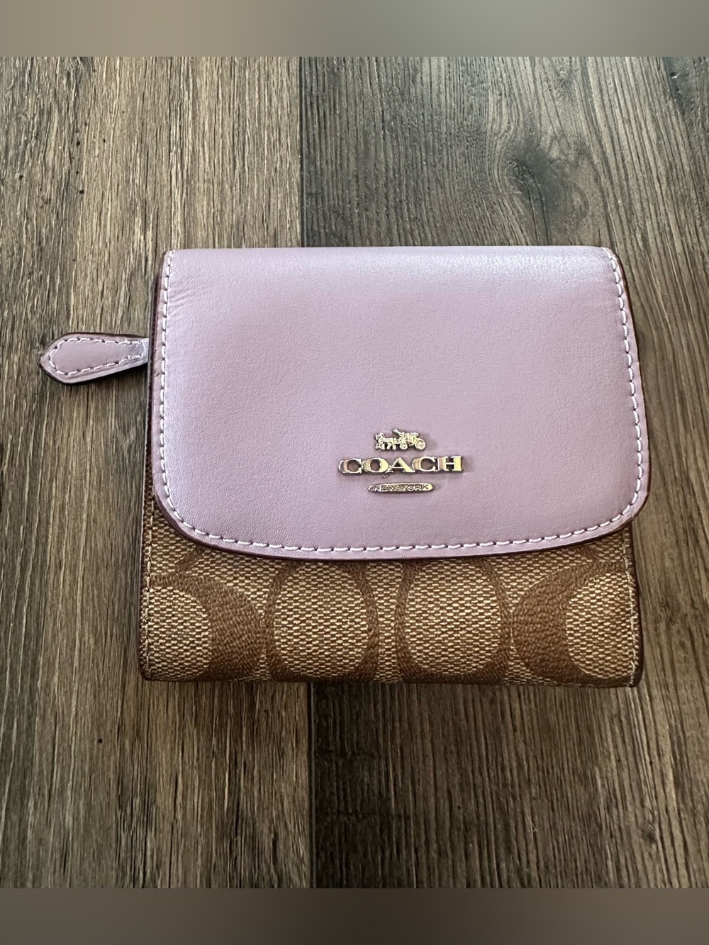 Coach Signature With Lavender Bi-fold Compact Wallet EXCELLENT!